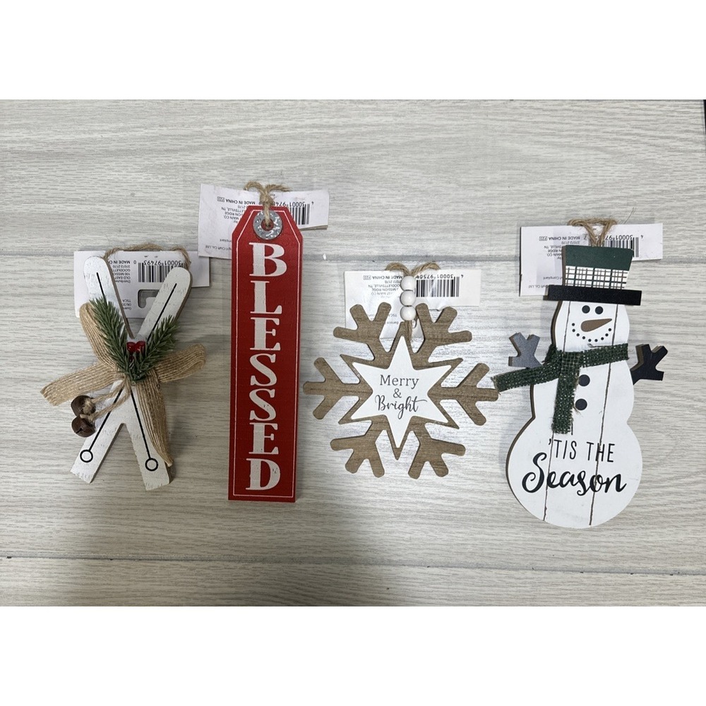 HOLIDAY STYLE (Set‎ of 4) Wooden Christmas Ornaments *See Description* V5